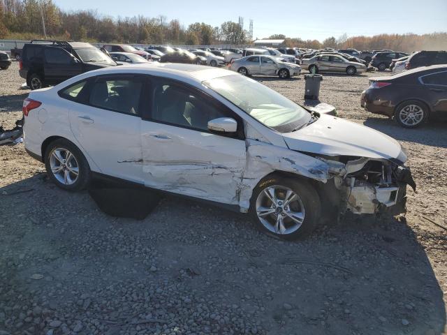 1FADP3F28DL305635 - 2013 FORD FOCUS SE WHITE photo 4