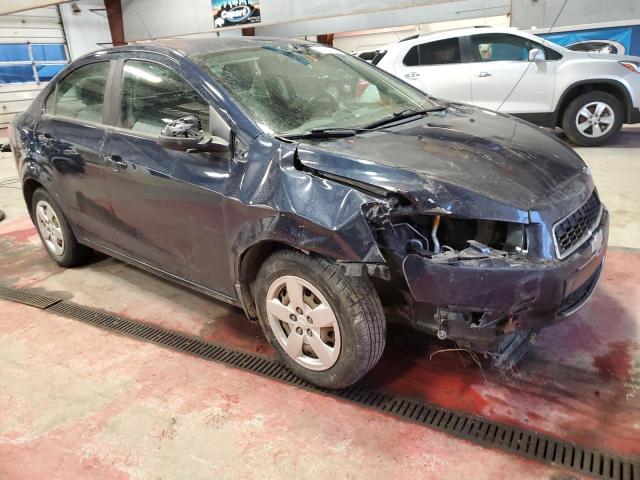 1G1JA5SG5F4130360 - 2015 CHEVROLET SONIC LS BLUE photo 4