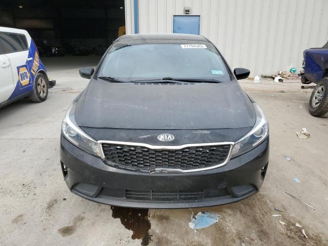 3KPFL4A73HE013851 - 2017 KIA FORTE LX BLACK photo 5