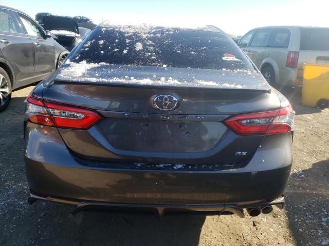 4T1B11HK3JU049071 - 2018 TOYOTA CAMRY L GRAY photo 6