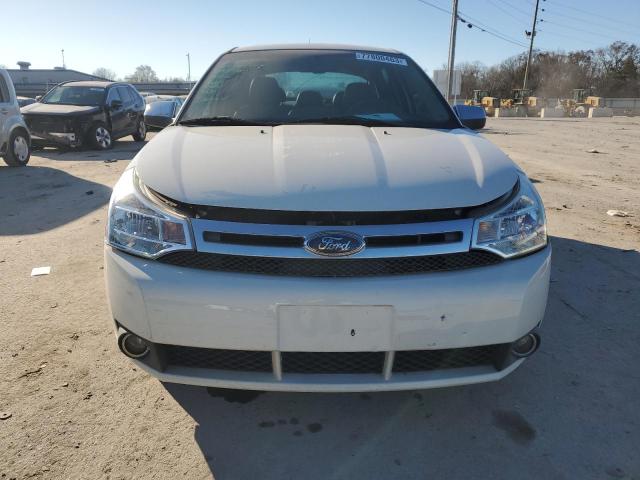 1FAHP3HN6AW118588 - 2010 FORD FOCUS SEL WHITE photo 5