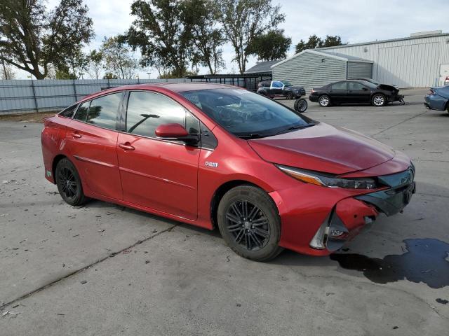 JTDKARFP8H3011448 - 2017 TOYOTA PRIUS PRIM წითელი ფოტო 4