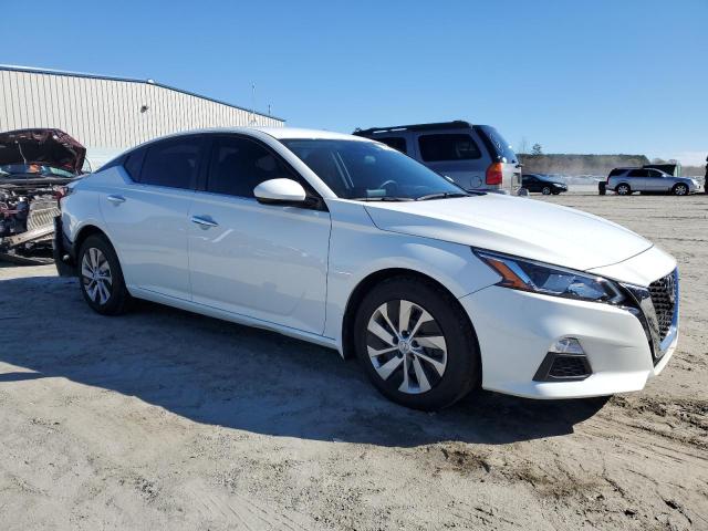 1N4BL4BV7LN313348 - 2020 NISSAN ALTIMA S WHITE photo 4