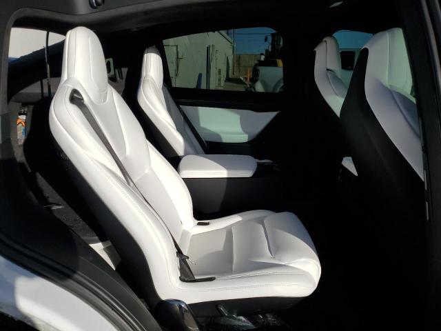 5YJXCBE22JF105248 - 2018 TESLA MODEL X WHITE photo 10