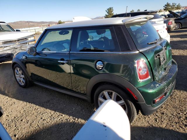 WMWSV3C56BTY16017 - 2011 MINI COOPER S GREEN photo 2