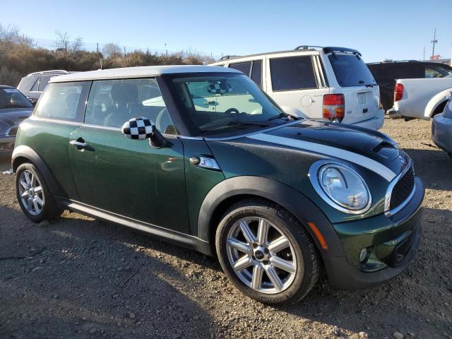 WMWSV3C56BTY16017 - 2011 MINI COOPER S GREEN photo 4