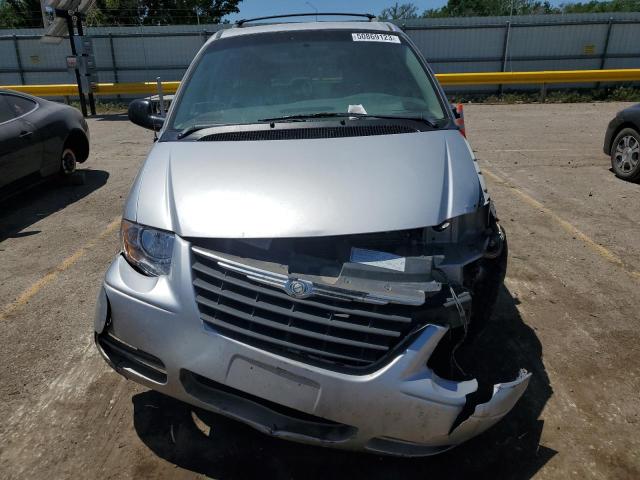 2A4GP54L26R767031 - 2006 CHRYSLER TOWN & COU TOURING SILVER photo 5