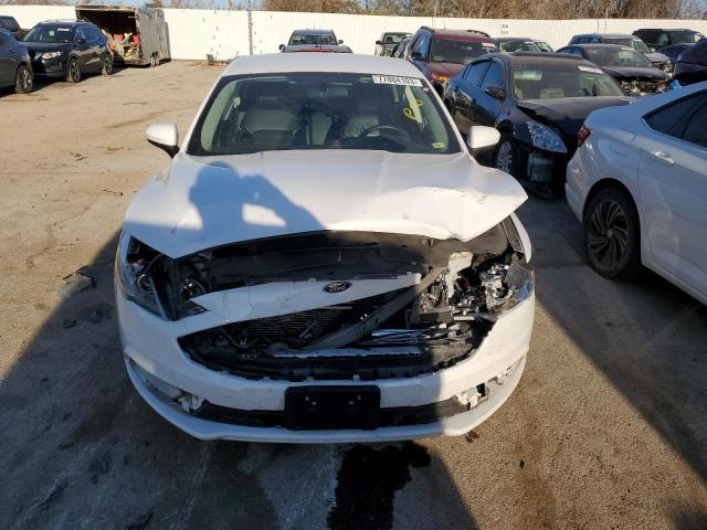 3FA6P0T91HR400117 - 2017 FORD FUSION SE WHITE photo 5