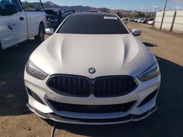 WBAGV8C0XNCH72764 - 2022 BMW M850XI WHITE photo 5