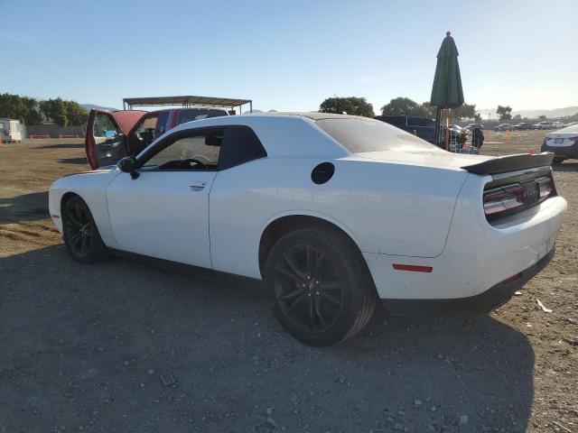 2C3CDZAG2JH325512 - 2018 DODGE CHALLENGER SXT WHITE photo 2