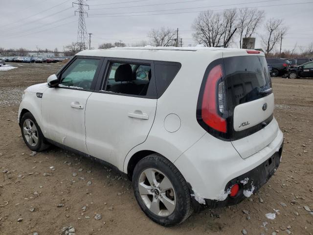 KNDJN2A26J7599772 - 2018 KIA SOUL WHITE photo 2