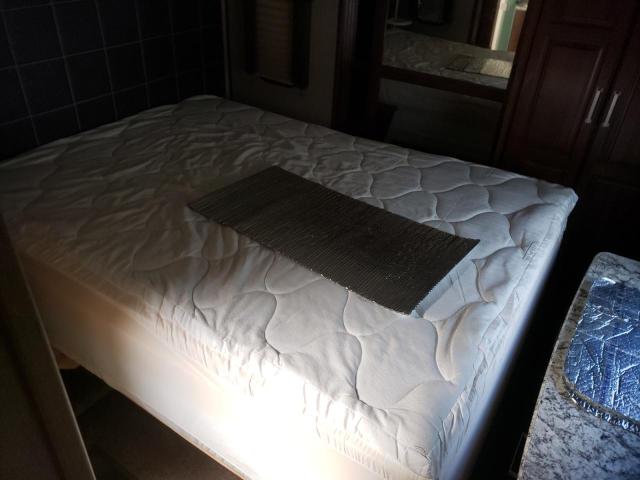 4YDF38628KE760043 - 2019 KEYSTONE AVALANCHE ბეჟი ფოტო 9