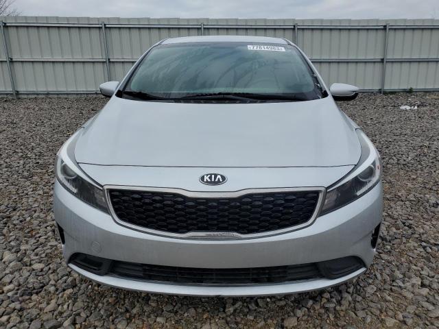 3KPFK4A78JE181199 - 2018 KIA FORTE LX SILVER photo 5