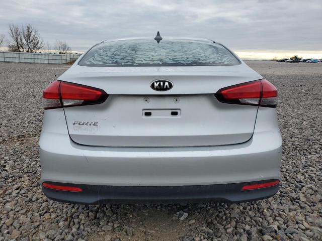 3KPFK4A78JE181199 - 2018 KIA FORTE LX SILVER photo 6