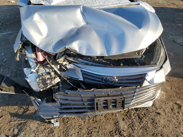 4T1AA1AB0NU014063 - 2022 TOYOTA AVALON XLE SILVER photo 11