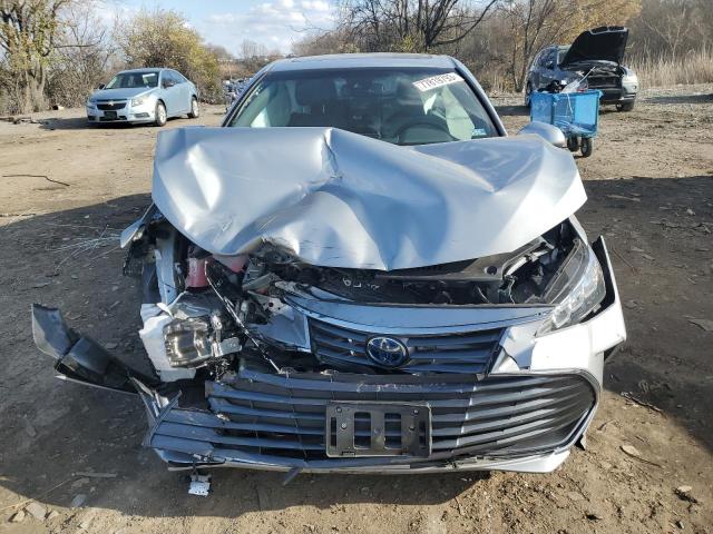 4T1AA1AB0NU014063 - 2022 TOYOTA AVALON XLE SILVER photo 5