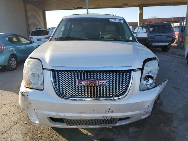 1GKS2EEF1CR160910 - 2012 GMC YUKON DENALI WHITE photo 5