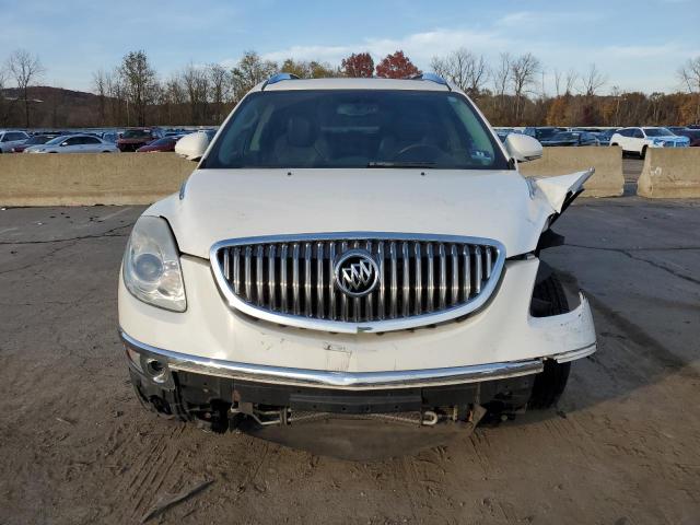 5GAKVCED3BJ281037 - 2011 BUICK ENCLAVE CXL WHITE photo 5