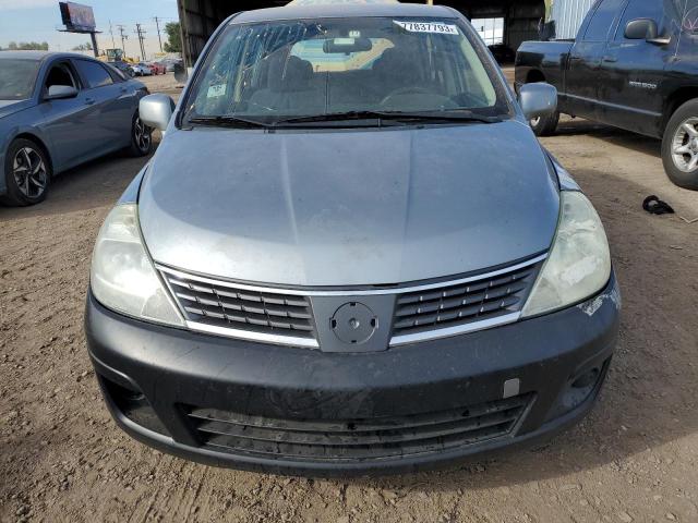 3N1BC13E28L447735 - 2008 NISSAN VERSA S GRAY photo 5