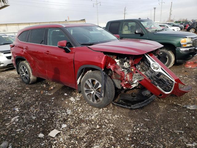 5TDGZRBH2LS043624 - 2020 TOYOTA HIGHLANDER XLE MAROON photo 4