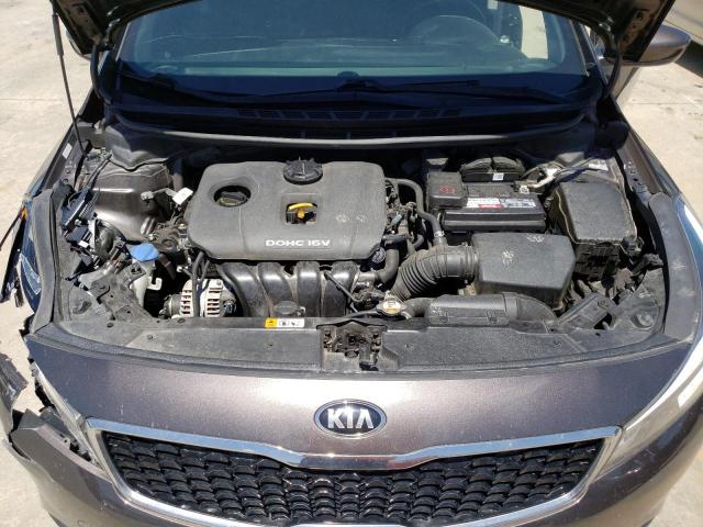 3KPFL4A79JE173397 - 2018 KIA FORTE LX CHARCOAL photo 11