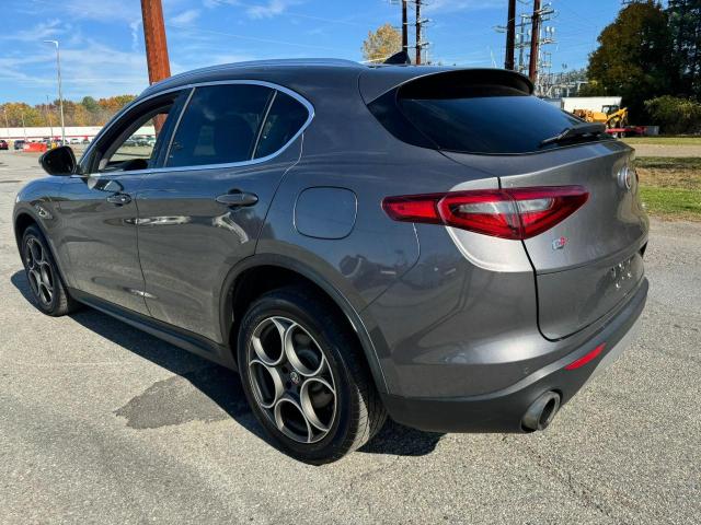ZASFAKBN5J7B81527 - 2018 ALFA ROMEO STELVIO TI CHARCOAL photo 3