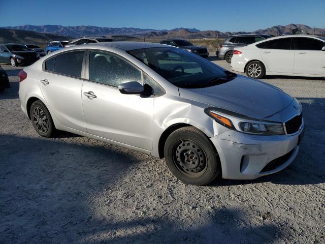 3KPFK4A76JE255610 - 2018 KIA FORTE LX SILVER photo 4