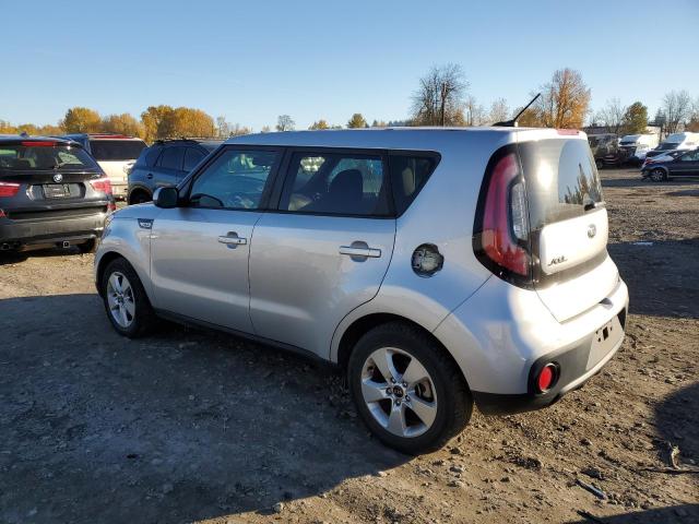 KNDJN2A21H7470431 - 2017 KIA SOUL GRAY photo 2