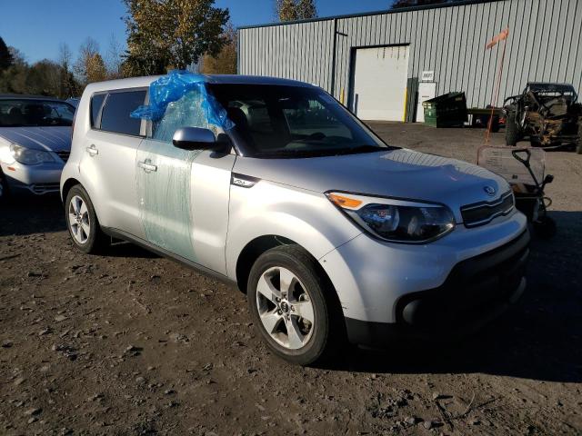 KNDJN2A21H7470431 - 2017 KIA SOUL GRAY photo 4