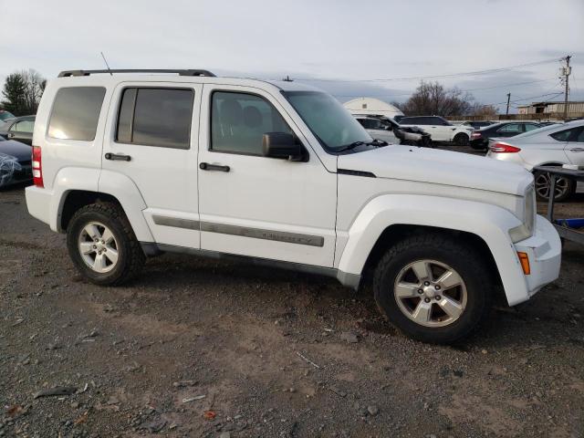 1J4PP2GK0BW528340 - 2011 JEEP LIBERTY SPORT WHITE photo 4