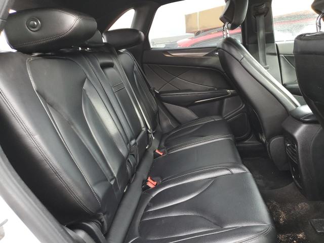 5LMCJ1D92KUL11894 - 2019 LINCOLN MKC WHITE photo 10