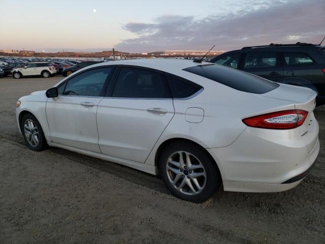 1FA6P0H72E5373693 - 2014 FORD FUSION SE WHITE photo 2