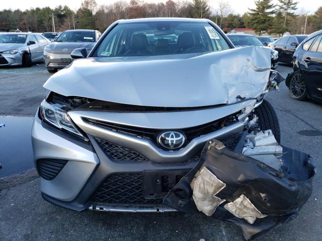 4T1B11HK1KU248444 - 2019 TOYOTA CAMRY L SILVER photo 5