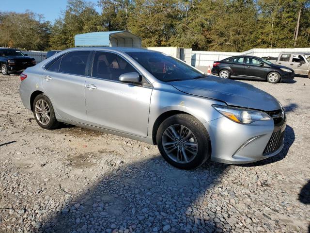 4T1BF1FKXGU250320 - 2016 TOYOTA CAMRY LE SILVER photo 4