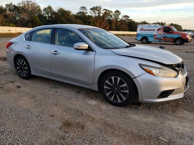 1N4AL3AP7HC171983 - 2017 NISSAN ALTIMA 2.5 SILVER photo 4