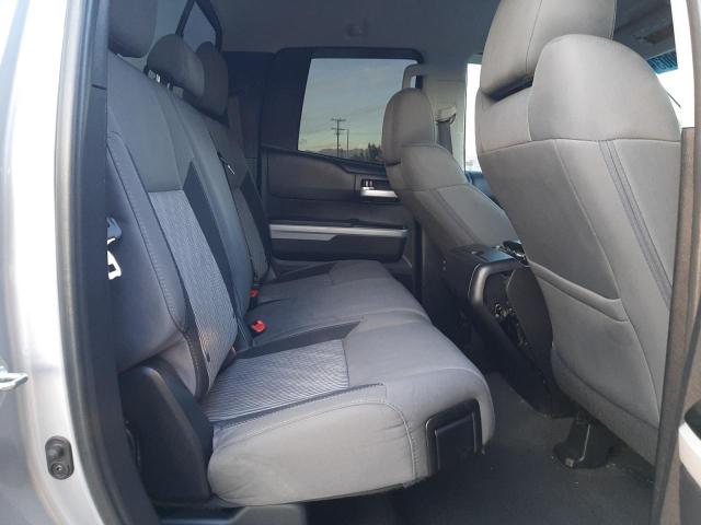 5TFRY5F19FX188322 - 2015 TOYOTA TUNDRA DOUBLE CAB SR/SR5 SILVER photo 10
