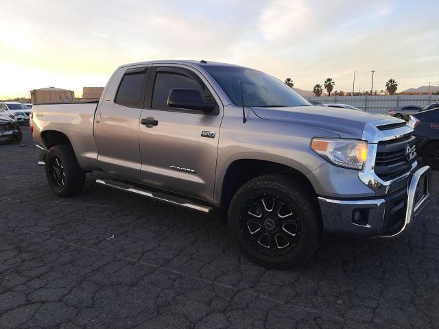 5TFRY5F19FX188322 - 2015 TOYOTA TUNDRA DOUBLE CAB SR/SR5 SILVER photo 4