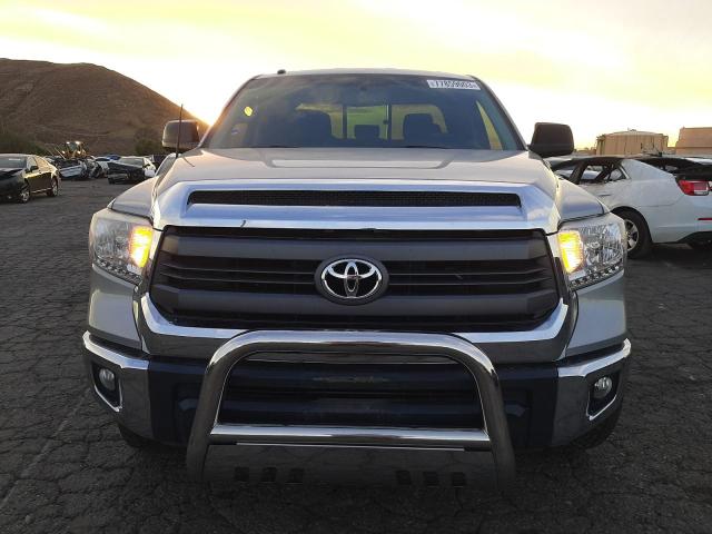 5TFRY5F19FX188322 - 2015 TOYOTA TUNDRA DOUBLE CAB SR/SR5 SILVER photo 5