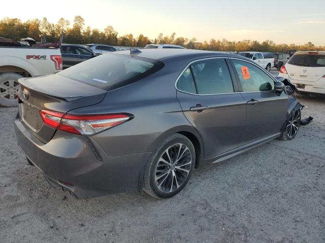 4T1B11HK1JU018451 - 2018 TOYOTA CAMRY L GRAY photo 3