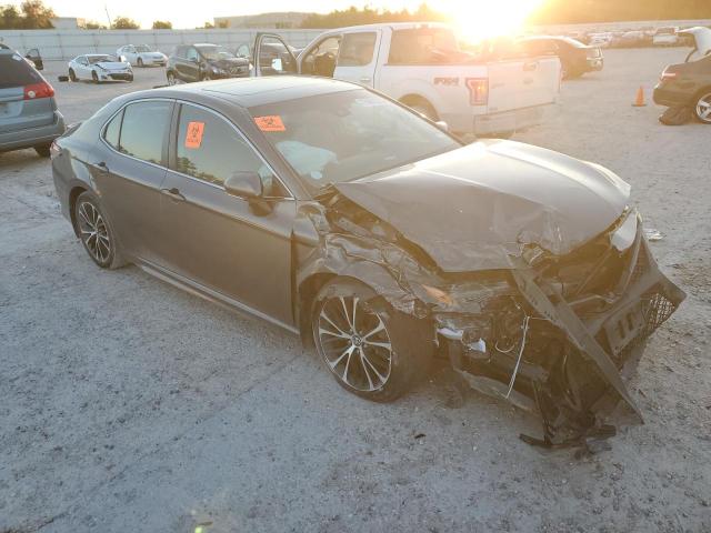 4T1B11HK1JU018451 - 2018 TOYOTA CAMRY L GRAY photo 4