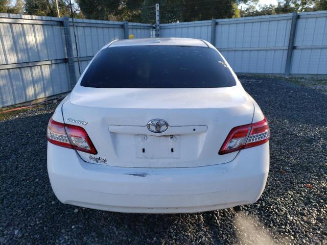 4T1BF3EK0BU753246 - 2011 TOYOTA CAMRY BASE WHITE photo 6