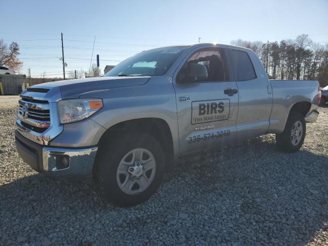 5TFUW5F1XHX675919 - 2017 TOYOTA TUNDRA DOUBLE CAB SR/SR5 SILVER photo 1