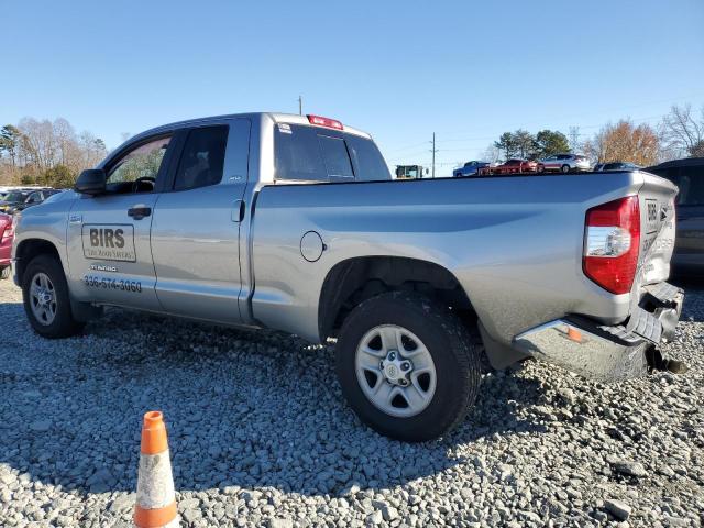 5TFUW5F1XHX675919 - 2017 TOYOTA TUNDRA DOUBLE CAB SR/SR5 SILVER photo 2