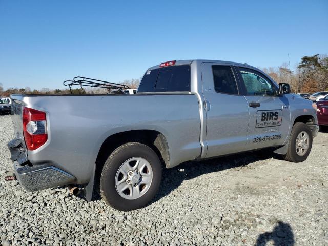 5TFUW5F1XHX675919 - 2017 TOYOTA TUNDRA DOUBLE CAB SR/SR5 SILVER photo 3