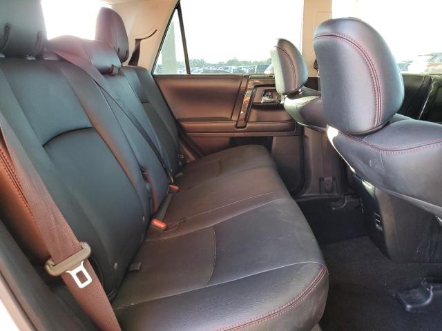 JTEBU5JR3J5535864 - 2018 TOYOTA 4RUNNER SR5/SR5 PREMIUM 银色 照片 11