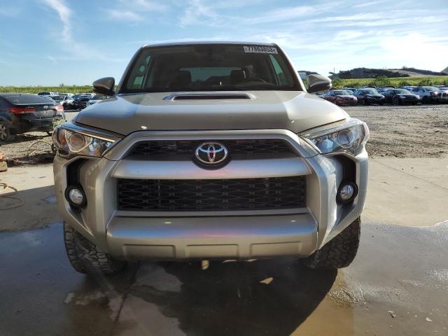 JTEBU5JR3J5535864 - 2018 TOYOTA 4RUNNER SR5/SR5 PREMIUM 银色 照片 5