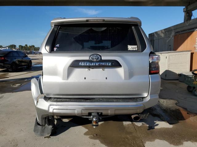 JTEBU5JR3J5535864 - 2018 TOYOTA 4RUNNER SR5/SR5 PREMIUM 银色 照片 6