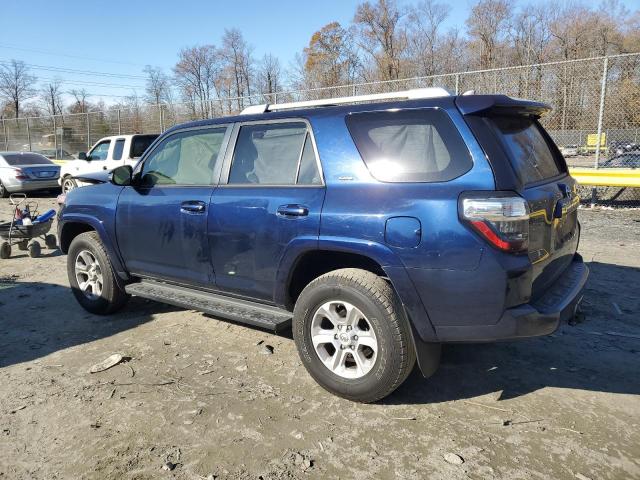 JTEBU5JR8J5543801 - 2018 TOYOTA 4RUNNER SR5/SR5 PREMIUM BLUE photo 2