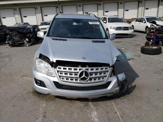 4JGBB8GB2BA737623 - 2011 MERCEDES-BENZ ML 350 4MATIC SILVER photo 5
