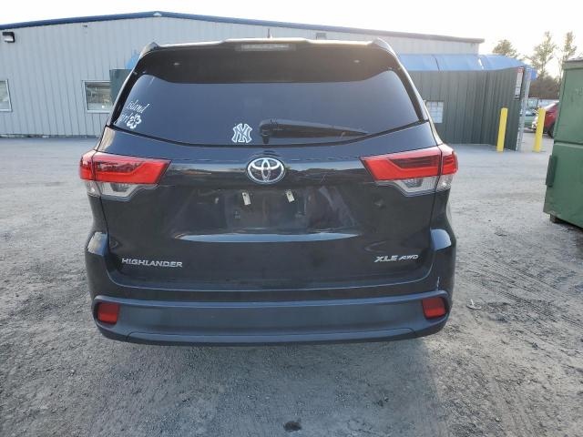 5TDJZRFH3JS874014 - 2018 TOYOTA HIGHLANDER SE BLACK photo 6